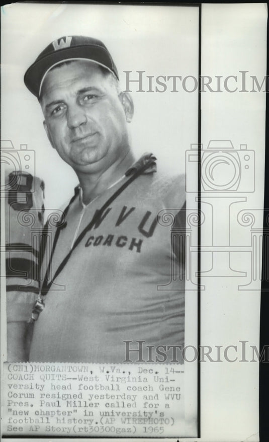 1965 Press Photo Coach Gene Corum, West Virginia University - Historic Images