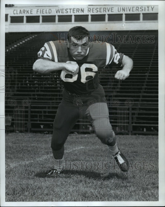 1968 Press Photo Tony Forde, Guard for Adelbert - Historic Images