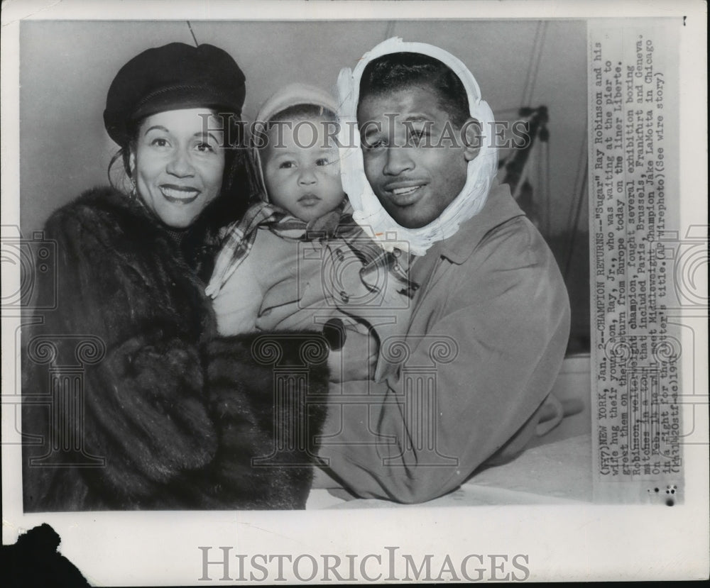 1951 Press Photo Sugar Ray Robinson and Wife Hug their Son Ray Jr. - cvb75364 - Historic Images