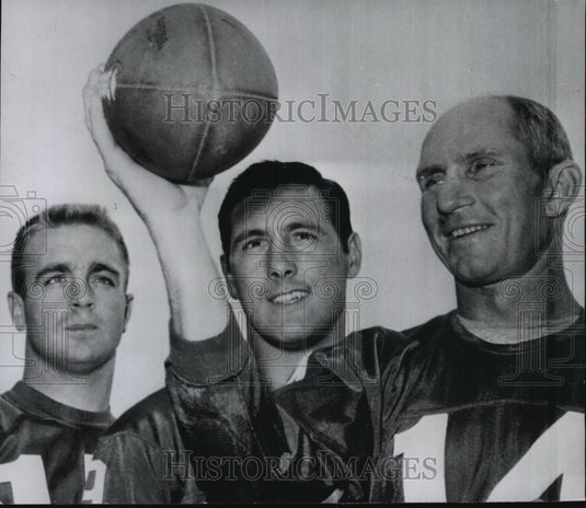 1963 Press Photo Y.A. Tittle, Ralph Guglielmi & Glynn Griffing of Giants - Historic Images