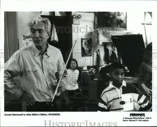Press Photo Arnold Steinhardt in Allan Miller's Small Wonders - Historic Images