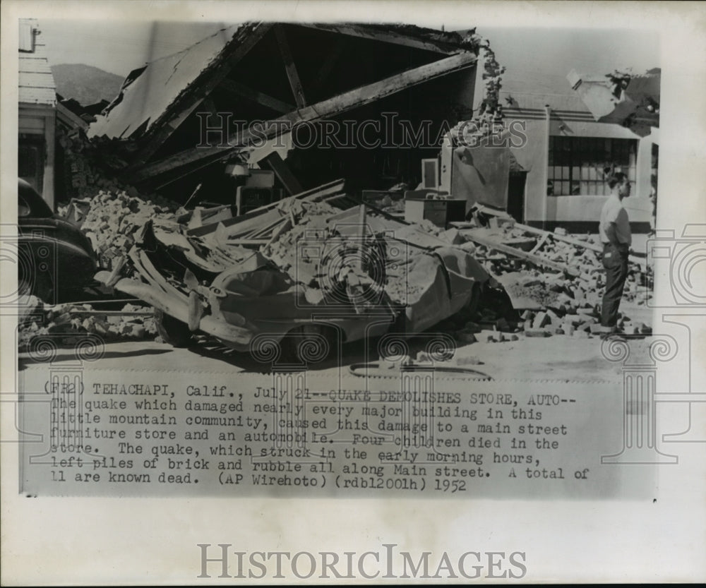 1952 Press Photo Four children died when an earthquake demolished store - Historic Images