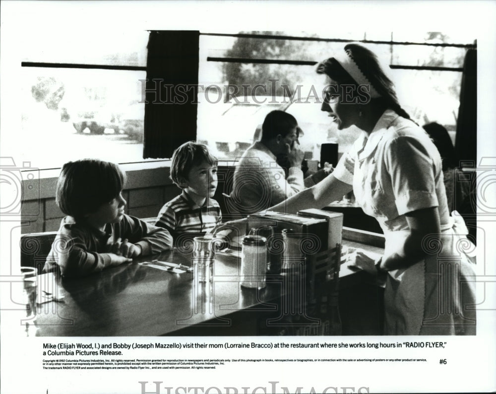 Press Photo Mike and Bobby visited their mom at the restaurant in Radio Flyers - Historic Images