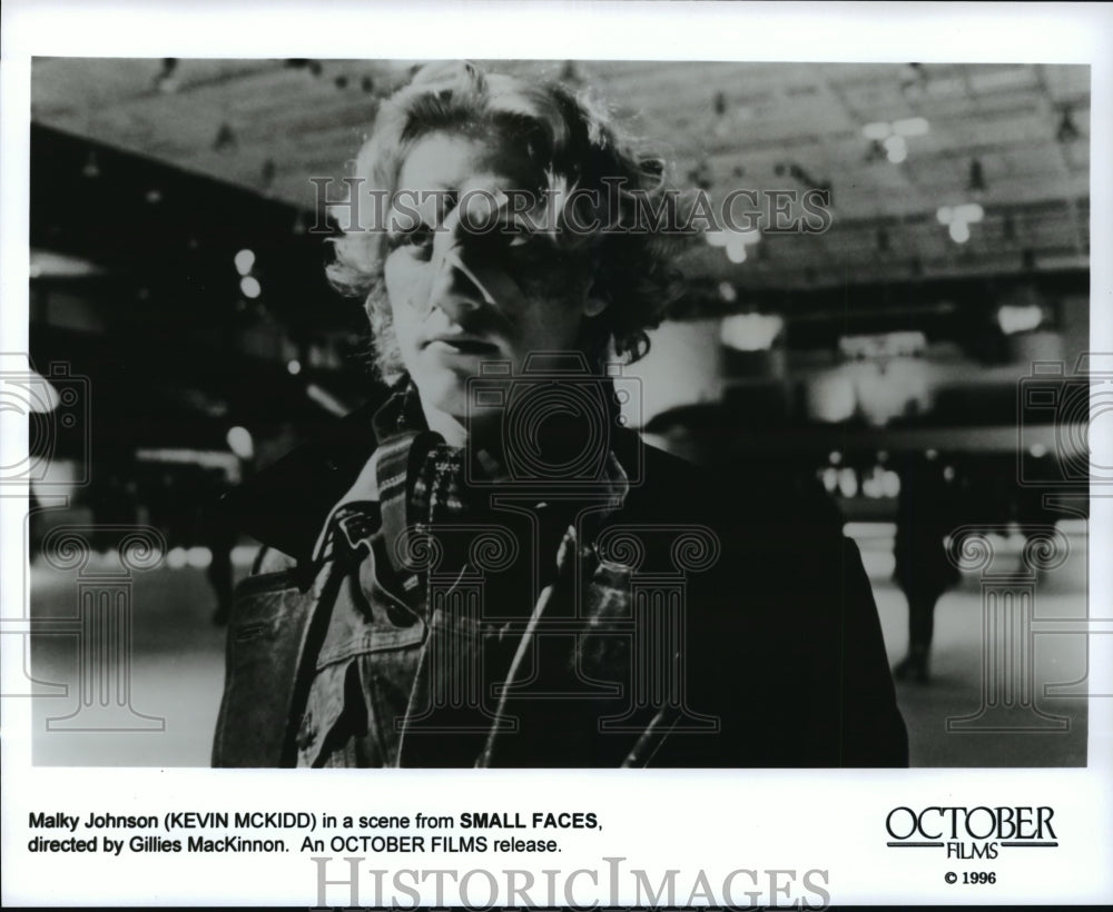 Press Photo Malky Johnson (Kevin McKidd) in a scene in Small Faces - Historic Images