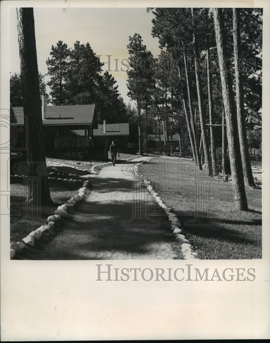 1971 Press Photo Barney's Ball Lake Lodge - Historic Images