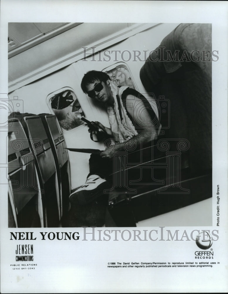 1986 Press Photo Neil Young - Historic Images