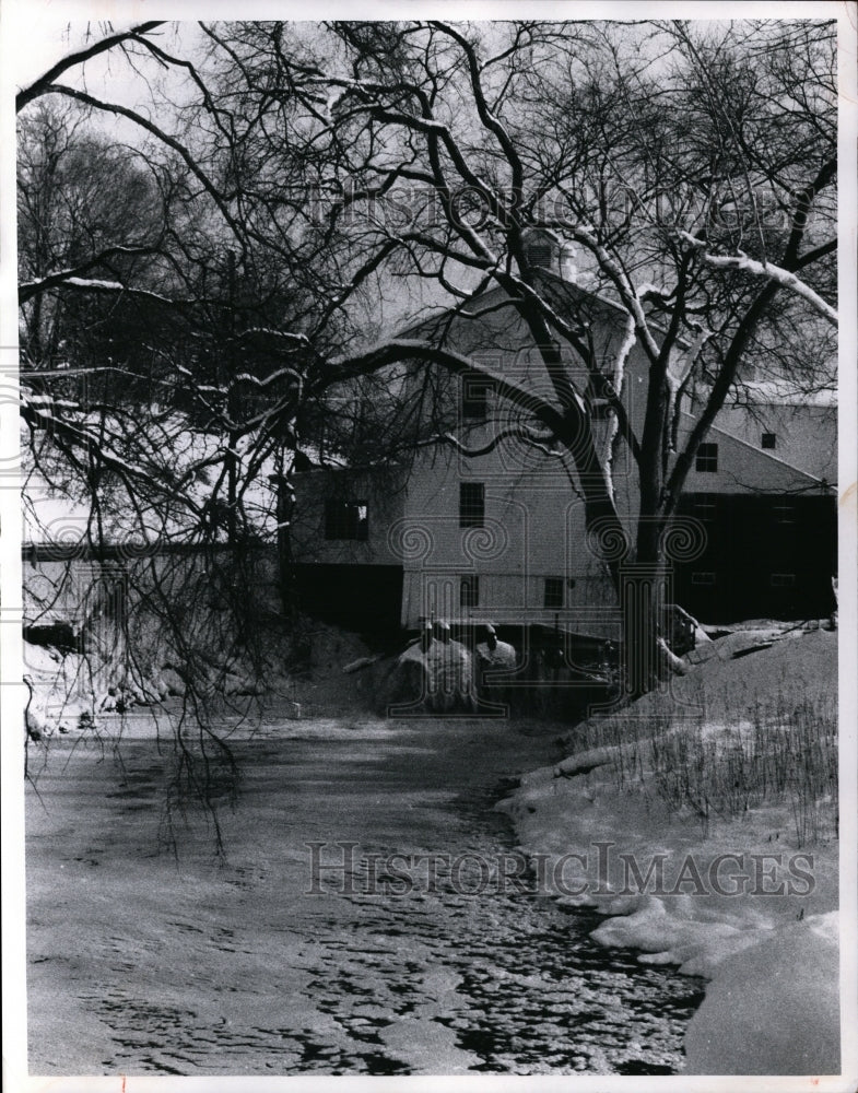 1970 Press Photo Grist Mill at Fitzwater and Canal Roads Valley view - Historic Images