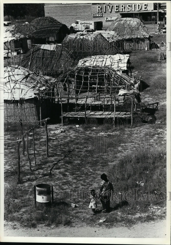 1980 Press Photo American Indian makeshift homes - Historic Images