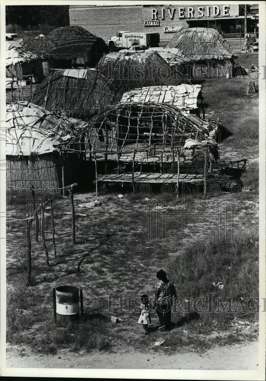 1980 Press Photo American Indian makeshift homes - Historic Images