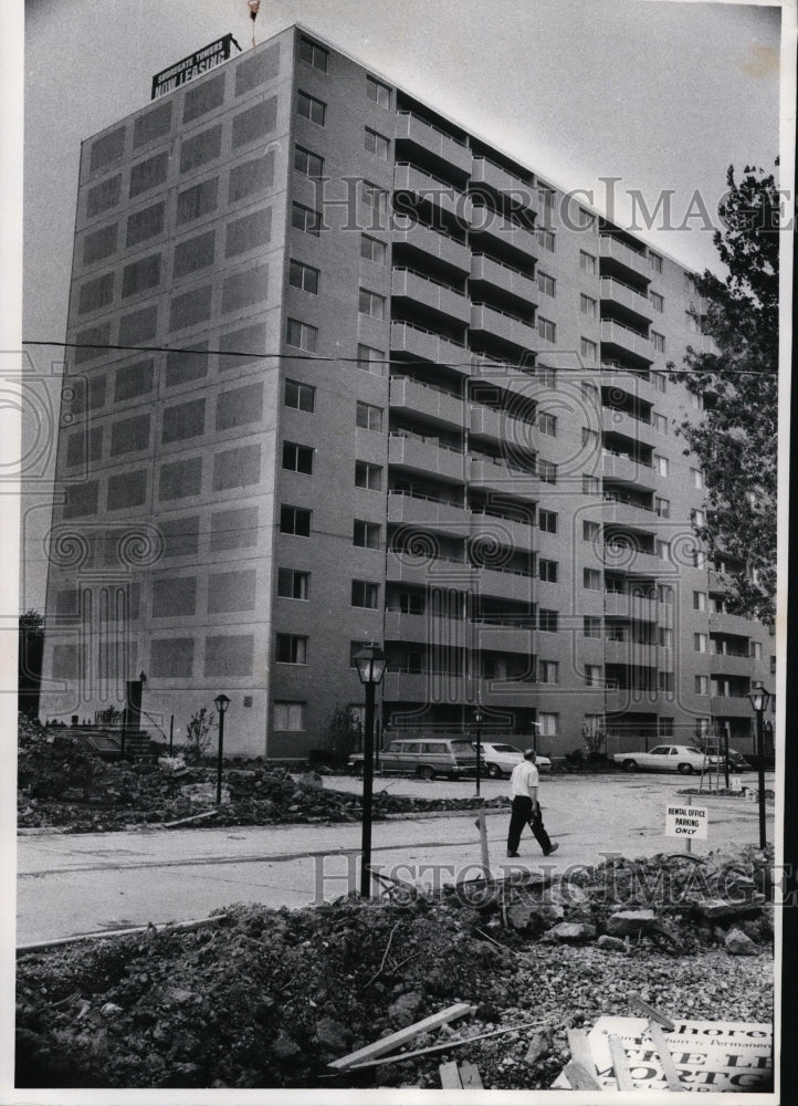 1972 Press Photo Shore Gate Towers housing - Historic Images