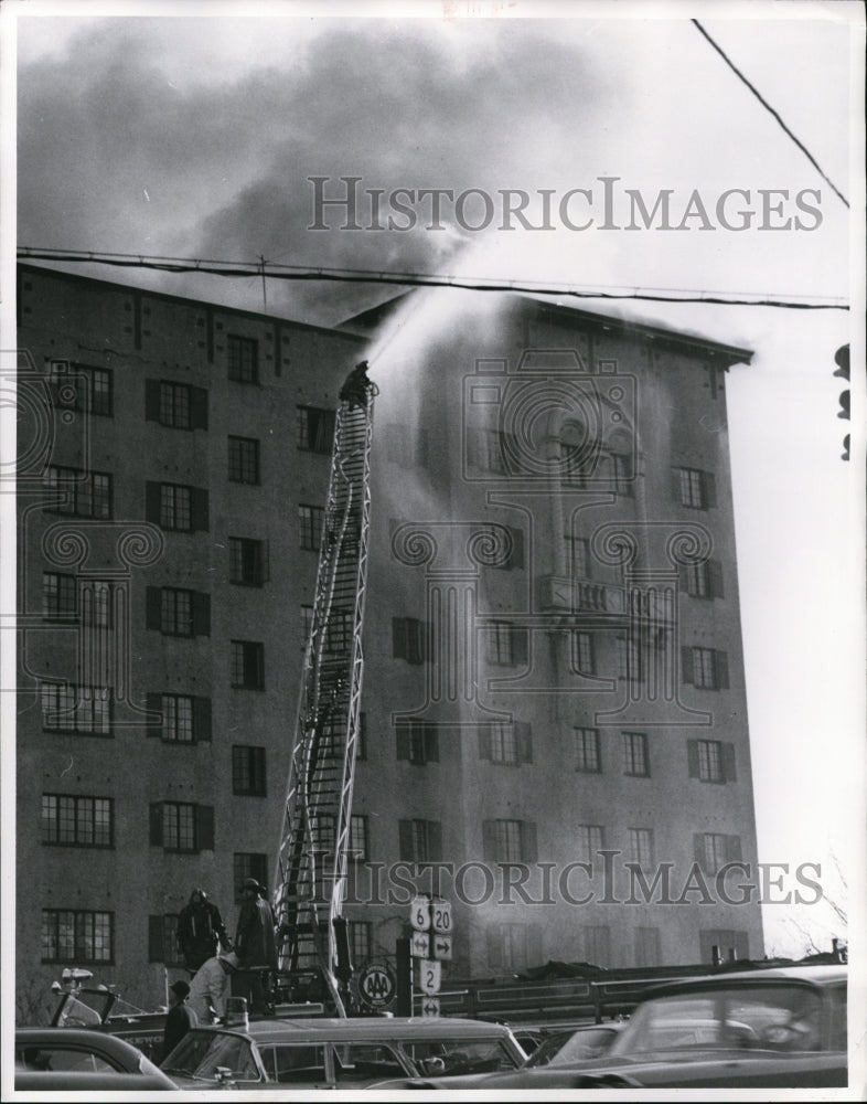 1962 Press Photo Westlake Hotel fire - Historic Images