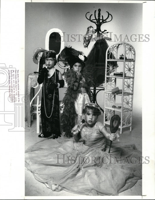 1988 Press Photo Children fashion clothing - Historic Images