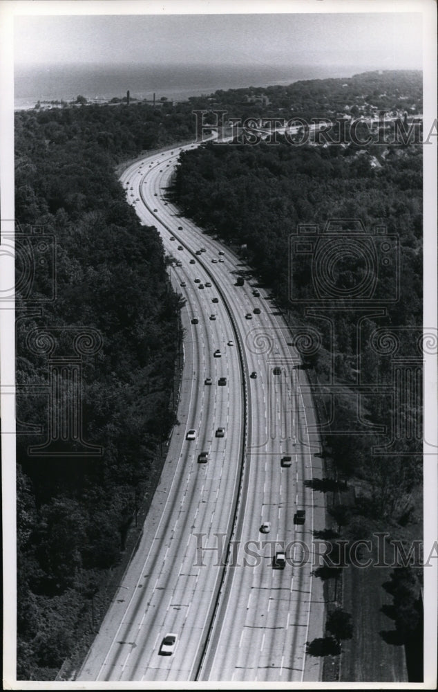 1969 Press Photo Memorial Shoreway I-90 - Historic Images