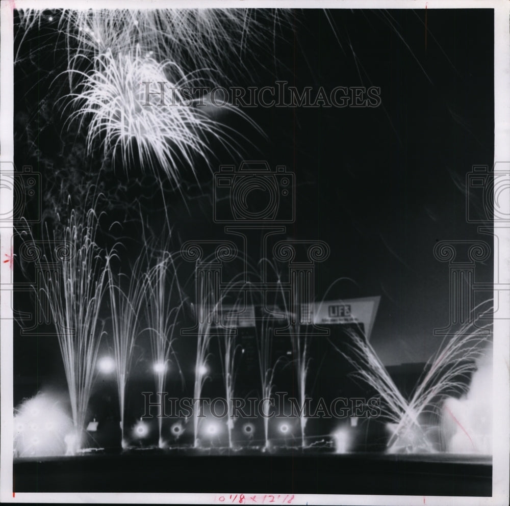 1967 Press Photo Fireworks at Stadium after Friday night ballgame. - Historic Images