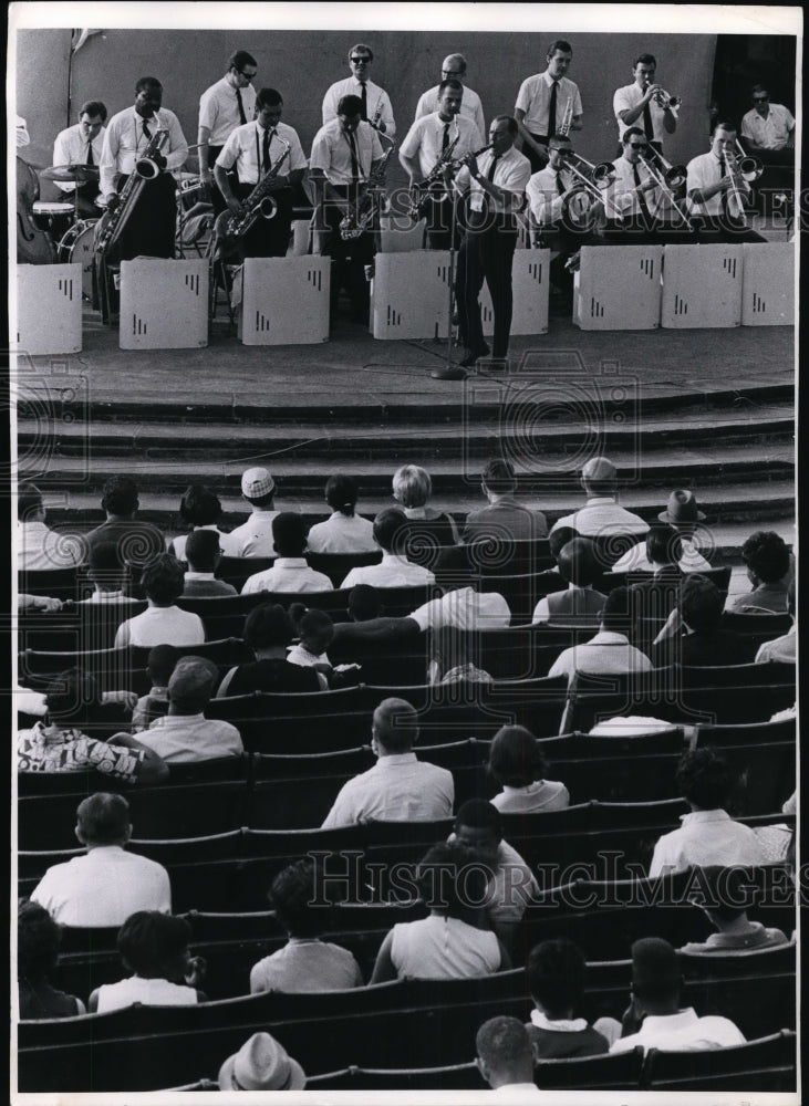 1967 Press Photo Woody Herman at Kirtland Park-Free Arts Festival - Historic Images