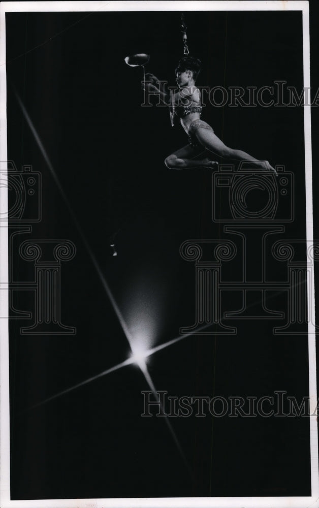 1969 Press Photo Grotto Circus act - Historic Images