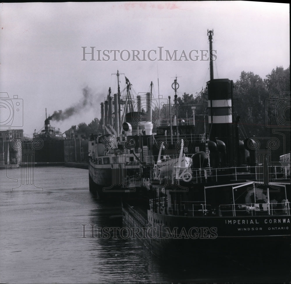 1963 Press Photo Vessels in the Welland Canal - Historic Images