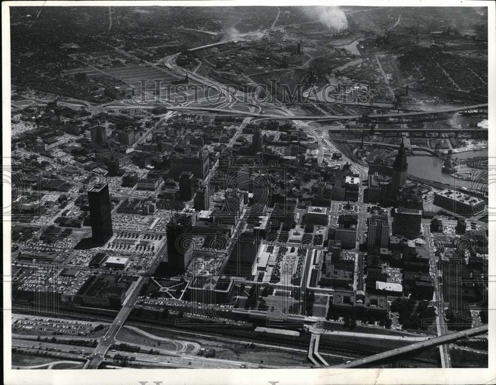 1965 Press Photo Cleveland Ohio aerial view - Historic Images