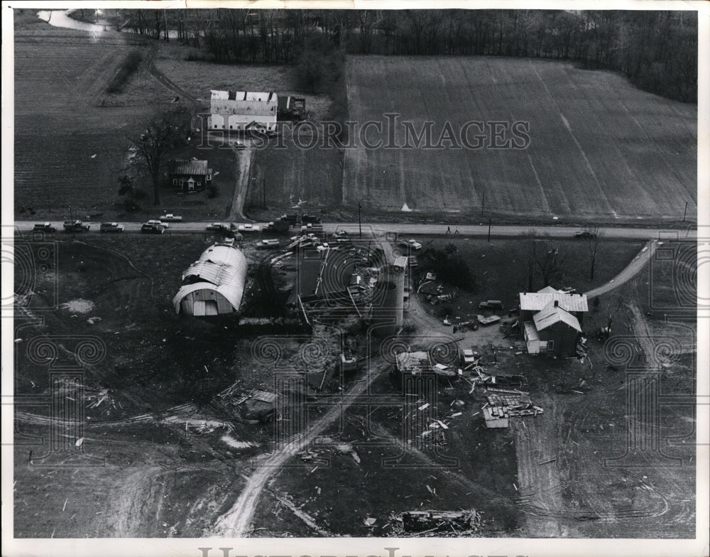 1965 Press Photo Farm damage 1/2 E of center of Pittsfield on Route 303 - Historic Images