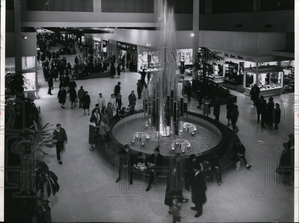 1964 Press Photo Severance Shopping Center-interior - Historic Images