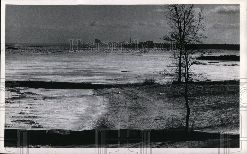 1972 Press Photo Huntington park-winter scene - Historic Images