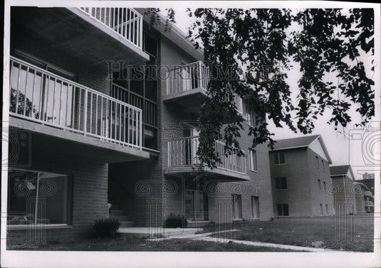 1968 Press Photo Meat Cutters Apartment-project at E 90 and E 93 Hough - Historic Images