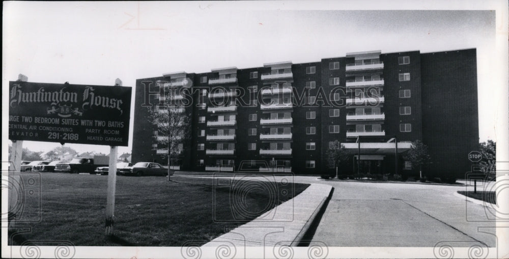 1974 Press Photo Huntington House apartments-University Heights,2200 Kerwin Road - Historic Images