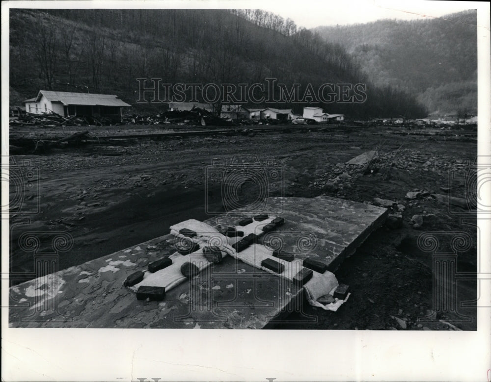 1973 Press Photo West Virginia flood scene, 1972 - Historic Images