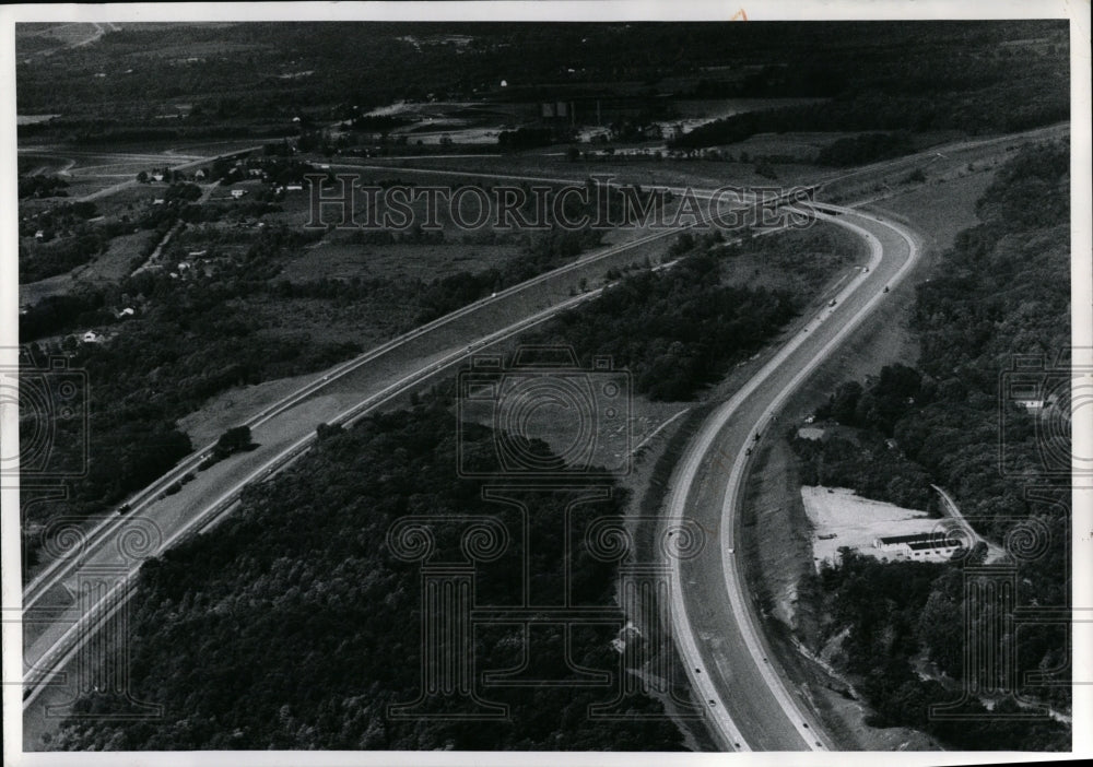 1974 Press Photo Turnpike crossing I-271 - Historic Images