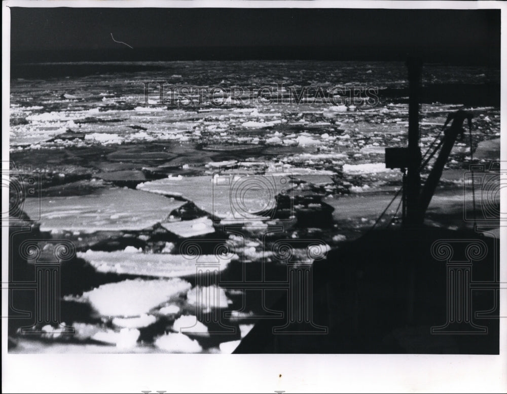 1971 Press Photo Lake Erie-winter weather - Historic Images