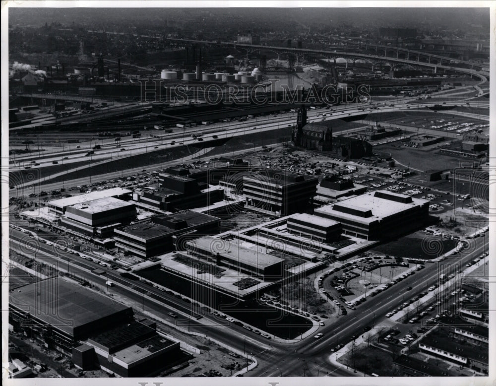 1969 Press Photo Cuyahoga Community College-Metro Campus - Historic Images