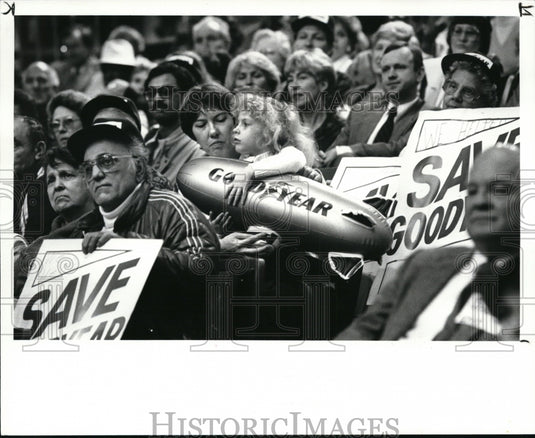 1986 Press Photo Goodyear victory rally-University of Akron - Historic Images