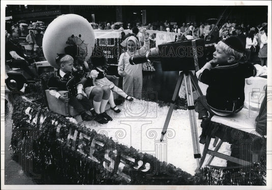 1972 Press Photo Float Contest at the Swiss Festival, Sugarcreek - Historic Images