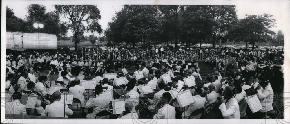 1967 Press Photo Cleveland Orchestra during the Free Arts Festival - Historic Images