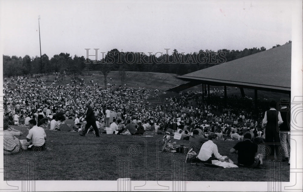 1969 Press Photo Cleveland Orchestra-Blossom Music Center - Historic Images