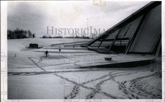 1969 Press Photo Cleveland Orchestra-Blossom Music Center-Joe Wilder, guard - Historic Images