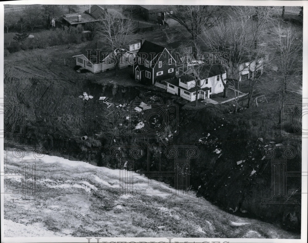 1969 Press Photo Lakeline E 343 area-erosion - Historic Images