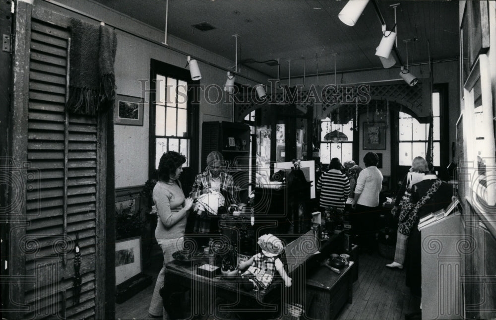 1972 Press Photo Baycrafters Arts and Crafts-formerly train station - Historic Images