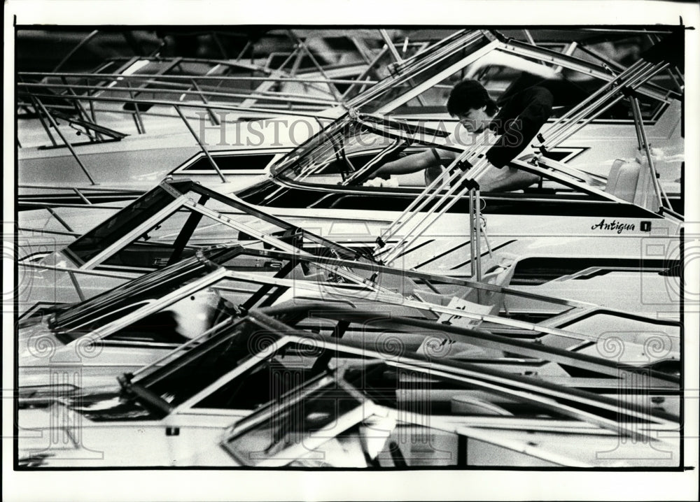 1988 Press Photo Mid American Boat show-Baldwin Wallace  College - Historic Images