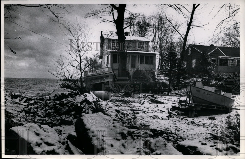 1971 Press Photo WT Sigler home-Forest Eastlake erosion - Historic Images