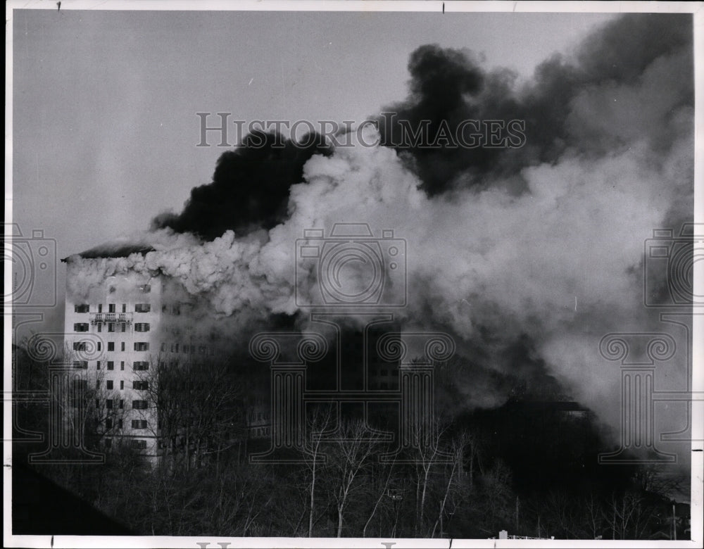 1962 Press Photo Westlake Hotel-fire - Historic Images