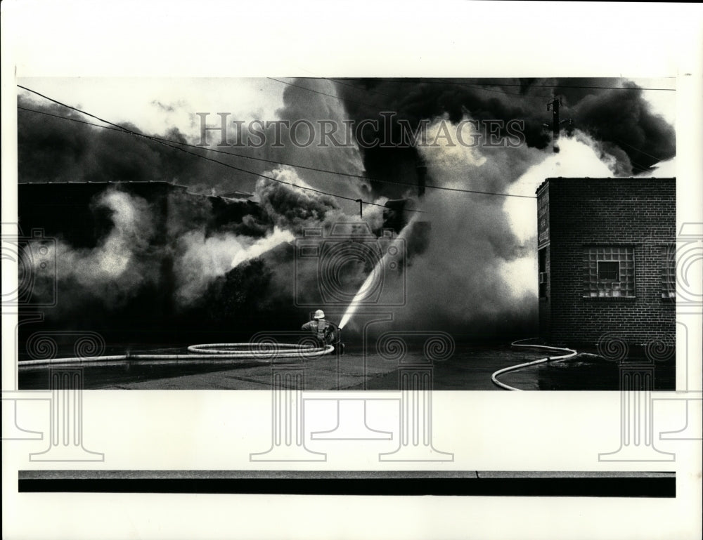 1987 Press Photo Large fire at A Brite Plating Co. Inc Nordonia Manufacturing Co - Historic Images