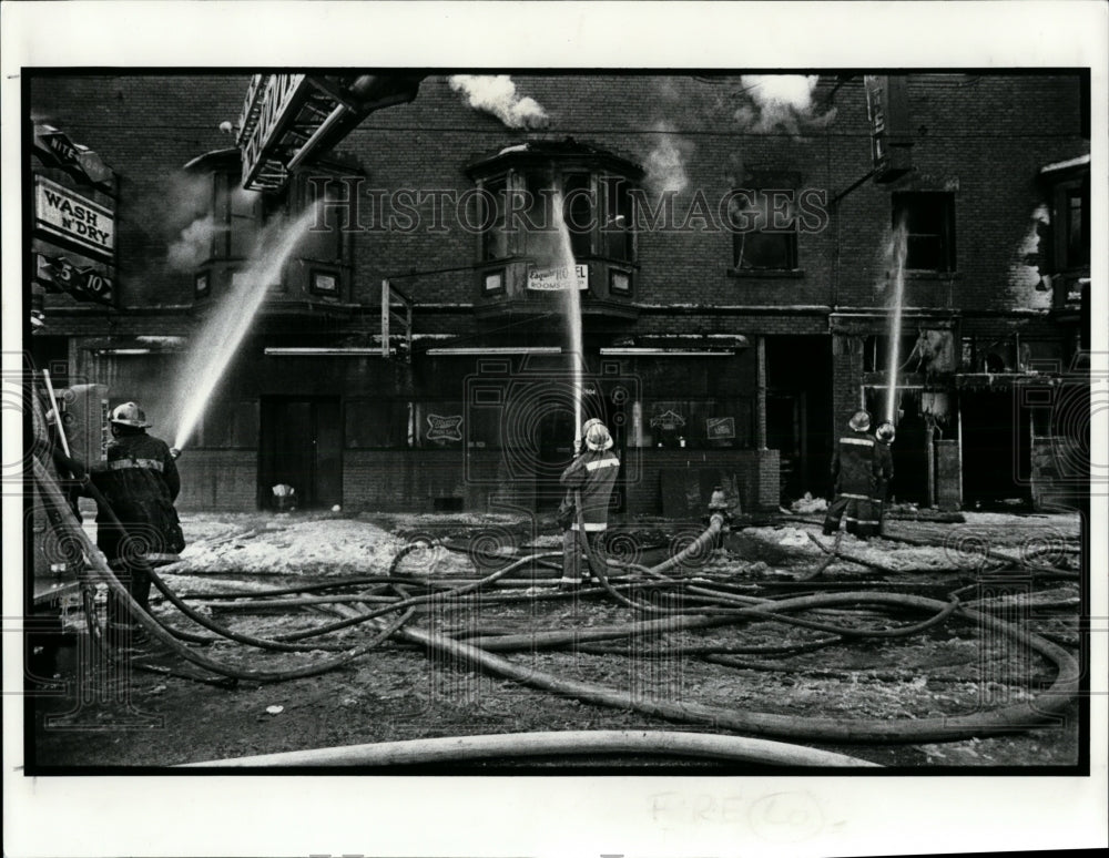 1988 Press Photo  Superior between 105 and 107 fire - Historic Images