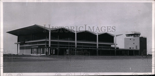 1961 Press Photo New Burke Lakefront Airport building - Historic Images