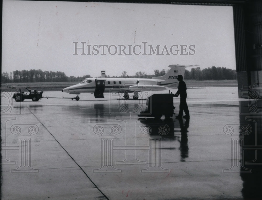 1975 Press Photo Cuyahoga County Airport - Historic Images