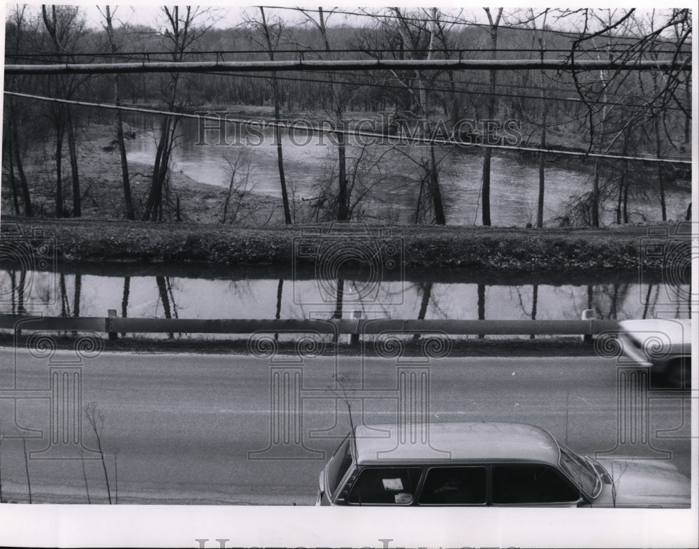 1972 Press Photo Ohio Canal and Cuyahoga River nearly-Hathaway and Canal Road - Historic Images