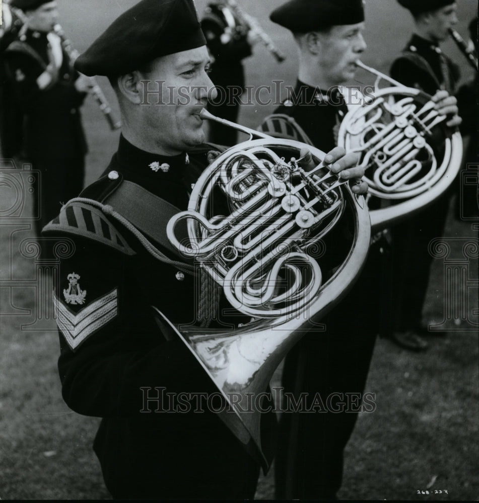 1984 Press Photo Irish band playing French horn - Historic Images