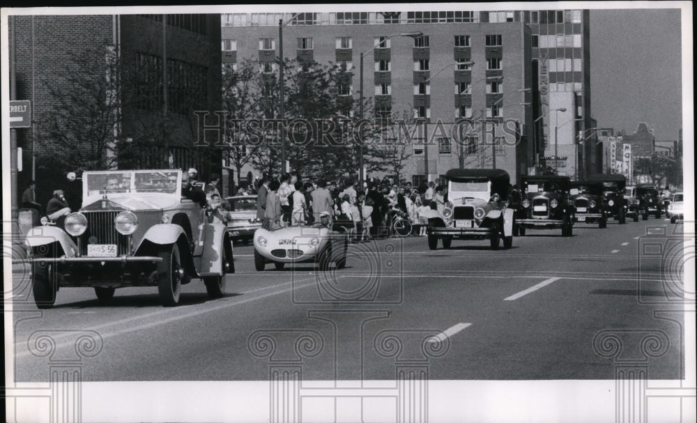 1966 Press Photo Sports Car Club Parade - Historic Images