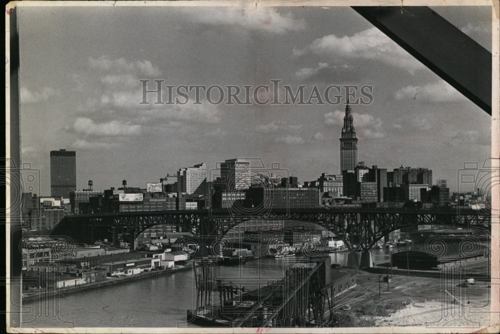 1965 Press Photo Cleveland Skyline-Erieview Tower-Ohio - cvo02353 - Historic Images