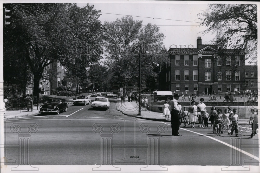 1962 Press Photo Shaw Avenue, South of Euclid-closed to traffic - cvo02421 - Historic Images